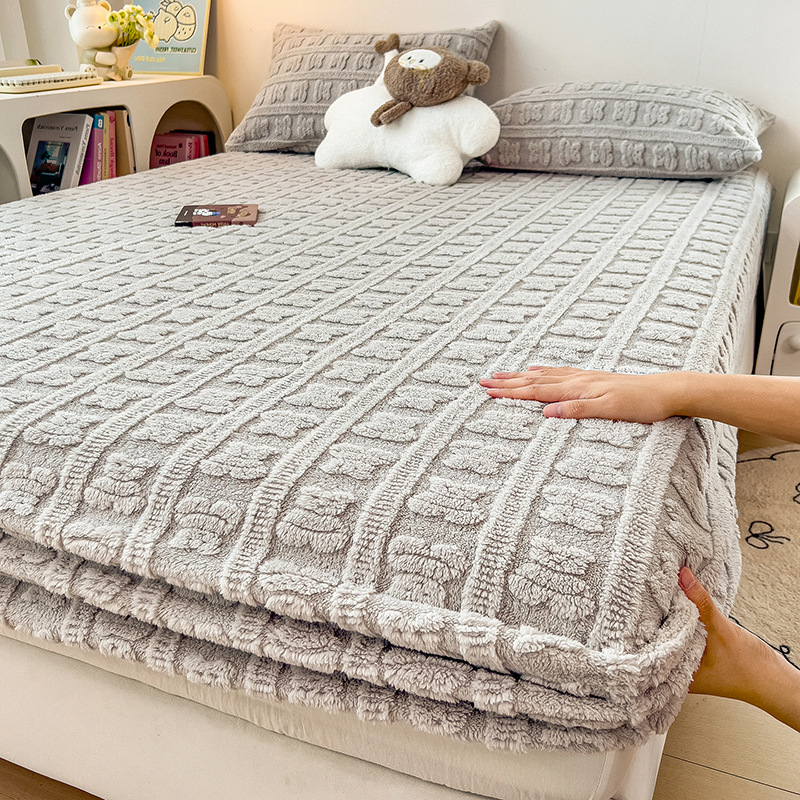 Чаршаф с ластик, milk velvet jacquard, полиестер, реактивно боядисване, едноцветен модел, тегло 1500–2000 g