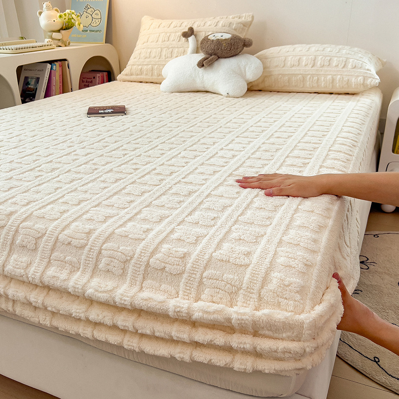 Чаршаф с ластик, milk velvet jacquard, полиестер, реактивно боядисване, едноцветен модел, тегло 1500–2000 g