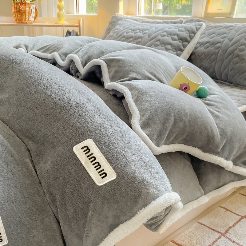 Piimveluurist voodipesukate – 3-osaline komplekt, reaktiivne värvimine, trükitud kude, kaal 300–500 g, kaasaegne minimalistlik stiil