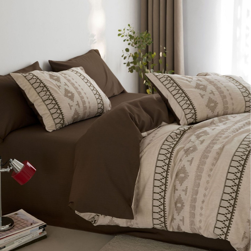 Set posteljine od 100% pamuka, tkan na šarene niti, oprani pamuk, četverodjelni set s navlakom za pokrivač i plahtama, s šarenom izvezom i retro jacquard