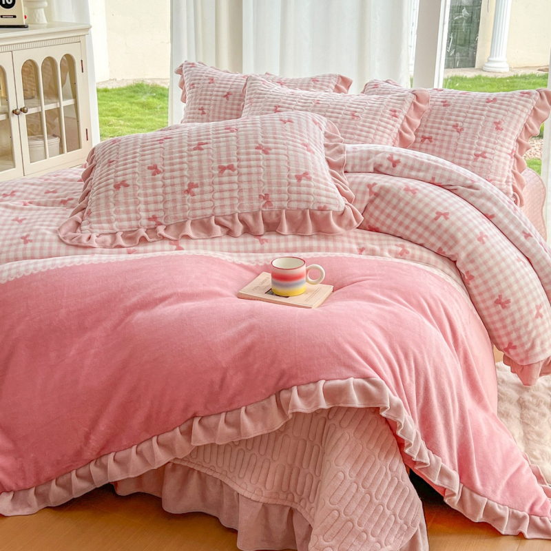 Milk Velvet prešivani set za krevet – Korejski stil, 4 dijela, 4500–5000 g, Uzorci: srca/geometrija/crtani/biljke, Zima i jesen toplina