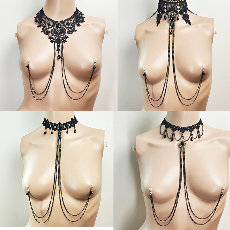 Nėriniuota krūtinės grandinėlė, širdies formos, rankų darbo, su įklijuotu akmenėliu