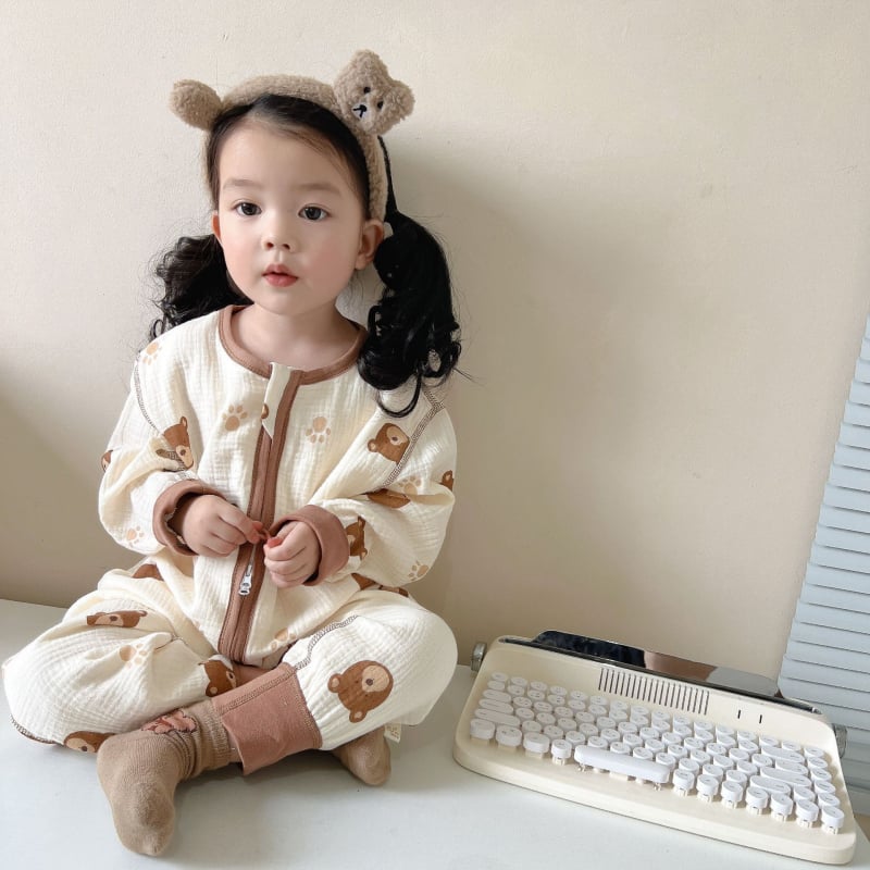 Baba hálózsák hosszú ujjak, elválasztott lábakkal – minden évszakra, 95% pamut anyag, pamut bélés, pamut töltőanyag, vastagított, mesefigurás minta