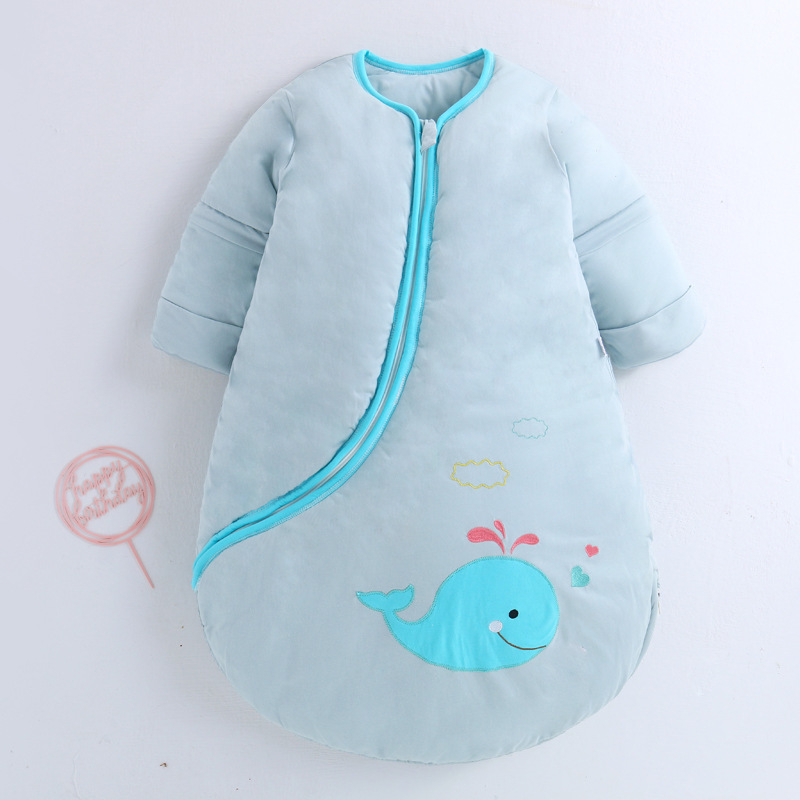 Bērnu gulēšanas maisiņš ar biezinātu česanā kokvilnu ārējā daļā, poliestera odere, pildījums no poliestera-kokvilnas maisījuma, noņemamās piedurknes, dzīvnieku raksts, piemērots ziemai, pavasarim un rudenim