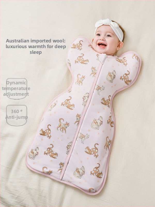 Zīdaiņu gulēšanas somiņa, pildījums 10% aitu vilna, ārējais audums kokvilnas maisījumā, iekšējais audums kokvilna, dzīvnieku raksts, piemērots ziemai, pavasarim un rudenim, 0–1 gads