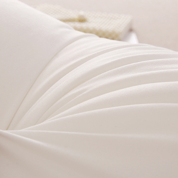 Ristkülikukujuline padja südamik ühe inimese jaoks, hingav polüesterkiududest täidis (99%), kattekiht keemilistest kiududest (99%), kaal 0.55–1.0 kg