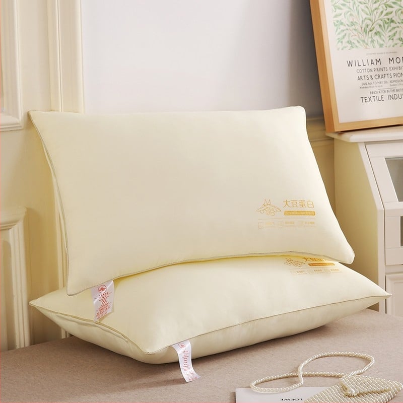 Ristkülikukujuline padja südamik ühe inimese jaoks, hingav polüesterkiududest täidis (99%), kattekiht keemilistest kiududest (99%), kaal 0.55–1.0 kg