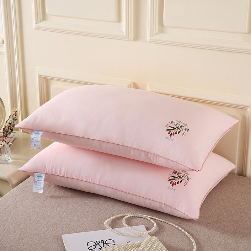 Ristkülikukujuline padja südamik ühe inimese jaoks, hingav polüesterkiududest täidis (99%), kattekiht keemilistest kiududest (99%), kaal 0.55–1.0 kg