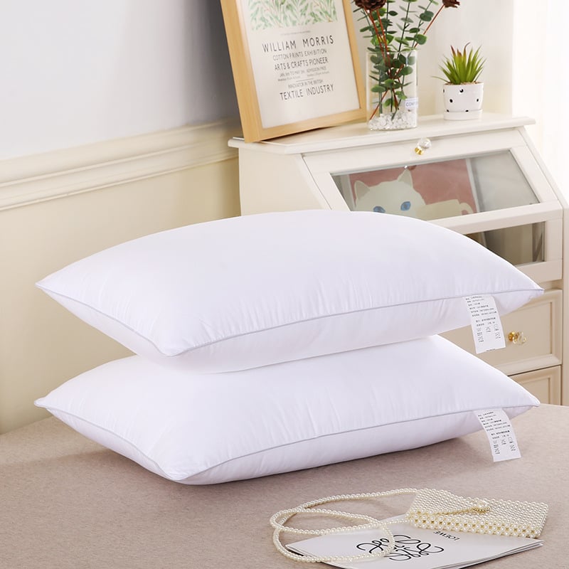 Ristkülikukujuline padja südamik ühe inimese jaoks, hingav polüesterkiududest täidis (99%), kattekiht keemilistest kiududest (99%), kaal 0.55–1.0 kg