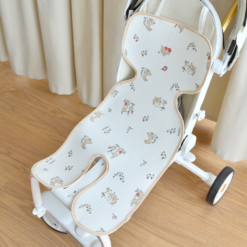 Elpojošs sēdekļa paliktnis bērnu ratiem, automašīnas sēdeklim un augstajam krēslam – 30% ramie, 70% kokvilna; piemērots vecumam 0-2 gadi