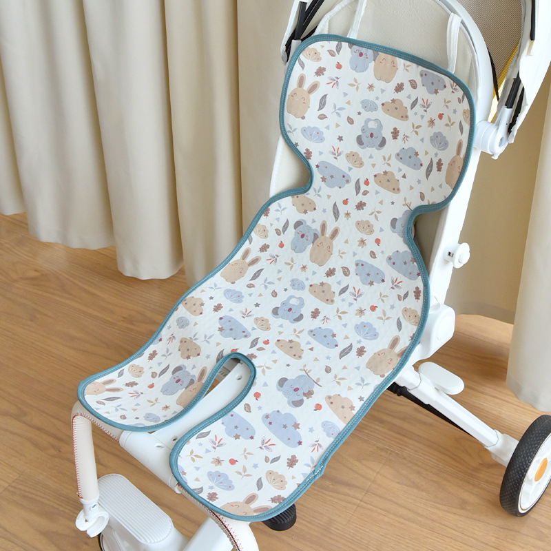 Elpojošs sēdekļa paliktnis bērnu ratiem, automašīnas sēdeklim un augstajam krēslam – 30% ramie, 70% kokvilna; piemērots vecumam 0-2 gadi