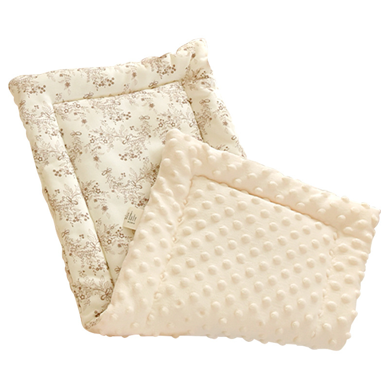 Ratiņu spilvens – 100% kokvilna, rudens–ziemas biezinājums, piemērots 0–2 gadus veciem