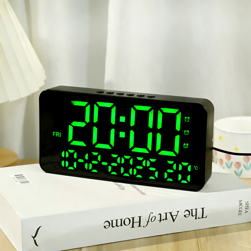 Alarmni sat s LED digitalnim prikazom, termometrom, kalendarom i prikazom datuma i dana