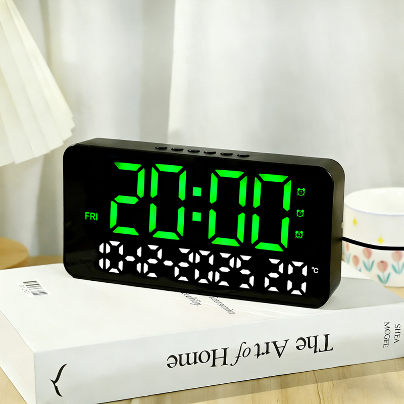 Alarmni sat s LED digitalnim prikazom, termometrom, kalendarom i prikazom datuma i dana