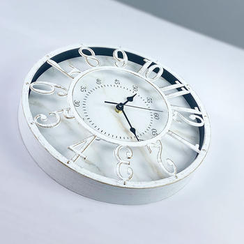 Seinakell, ümmargune, patareidega töötav, libiseva sekundiliikumisega, Pegasus 6262-liikumine, mudel 4698, plastist näidik