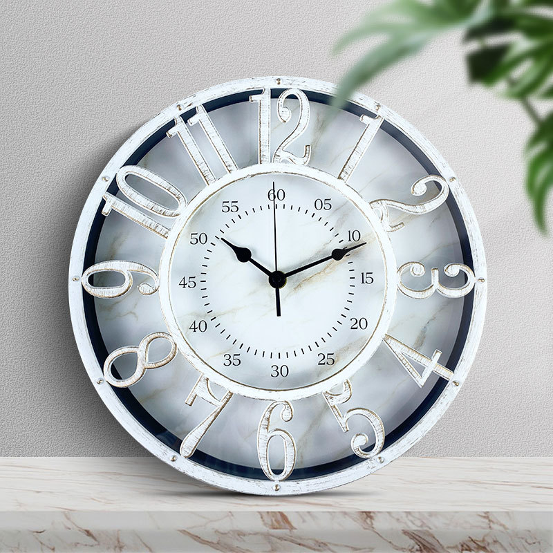 Seinakell, ümmargune, patareidega töötav, libiseva sekundiliikumisega, Pegasus 6262-liikumine, mudel 4698, plastist näidik