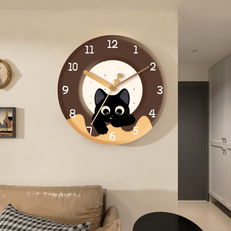 Seinakell koos vaikse liikumisega, termomeetri ja perpetuaalse kalenderiga, näidustused numbrite ja LED-iga.