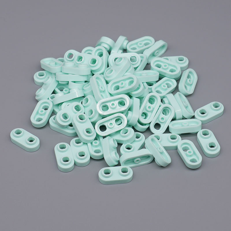 Ръчно изработена конструкция с малки части: овална плоча с две дупки и заоблени ъгли, пластмасова, съвместима с 35480 компоненти, за възраст 15–35 години