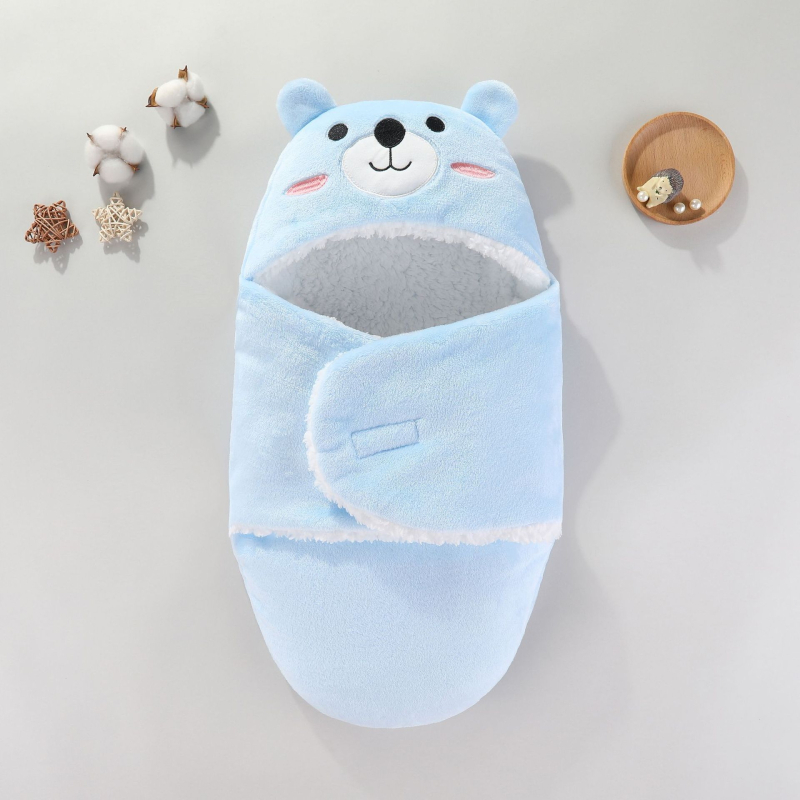 Guļammaiss zīdaiņiem, kokonu stilā, flaneļa audums, poliestera-kokvilnas pildījums, dzīvnieku raksts, vecums 0–1 gads.