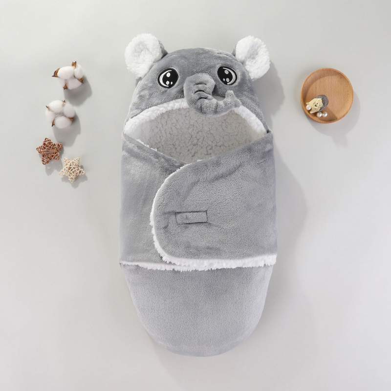 Guļammaiss zīdaiņiem, kokonu stilā, flaneļa audums, poliestera-kokvilnas pildījums, dzīvnieku raksts, vecums 0–1 gads.