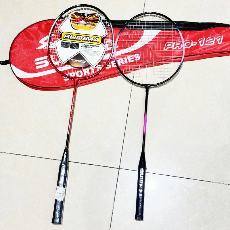 Set badminton raketa – okvir od aluminijskog legura, najlon niti, težina 95–100 g, debljina drške G4, 2 komada
