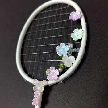 Mini badminton reketa s dizajnom, okvir od karbonskih vlakana, 95–100 g, izuzetno tvrda, direktan udarac — privjesak za ruksak