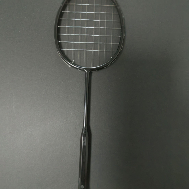 Mini badminton reketa s dizajnom, okvir od karbonskih vlakana, 95–100 g, izuzetno tvrda, direktan udarac — privjesak za ruksak
