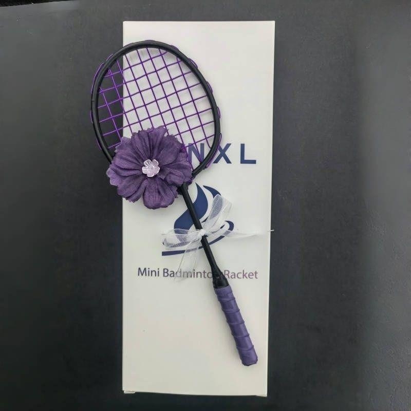 Mini badminton reketa s dizajnom, okvir od karbonskih vlakana, 95–100 g, izuzetno tvrda, direktan udarac — privjesak za ruksak