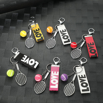 Atslēgu piekariņš sporta stilā, metāla izstrāde, badminton motīvs, pusmanuāla apstrāde, vasaras izlaidums 2025