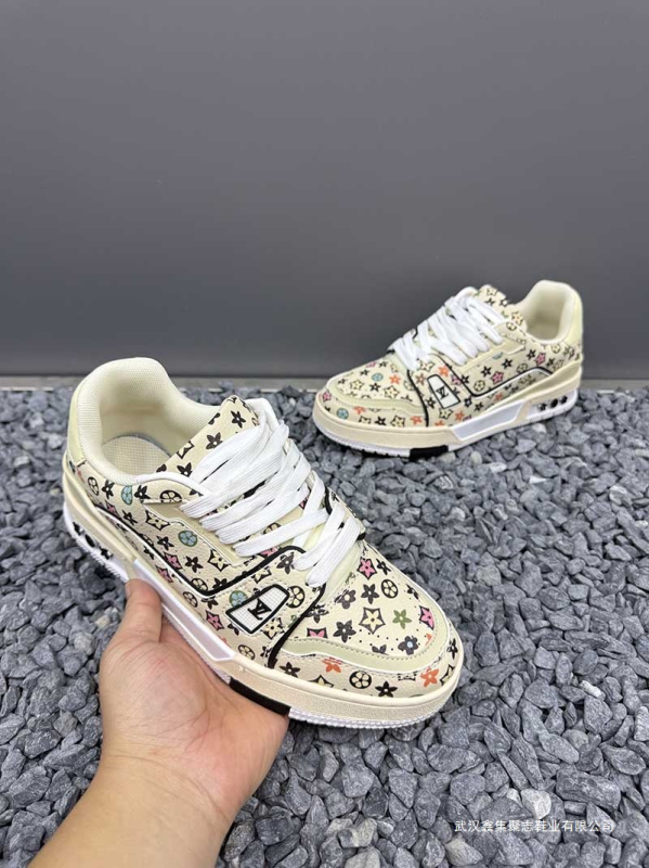 Unisex tenisice s gornjim dijelom od mikrovlaknaste kože, gumena potplata, vezanje, niski vrh, ležerni stil