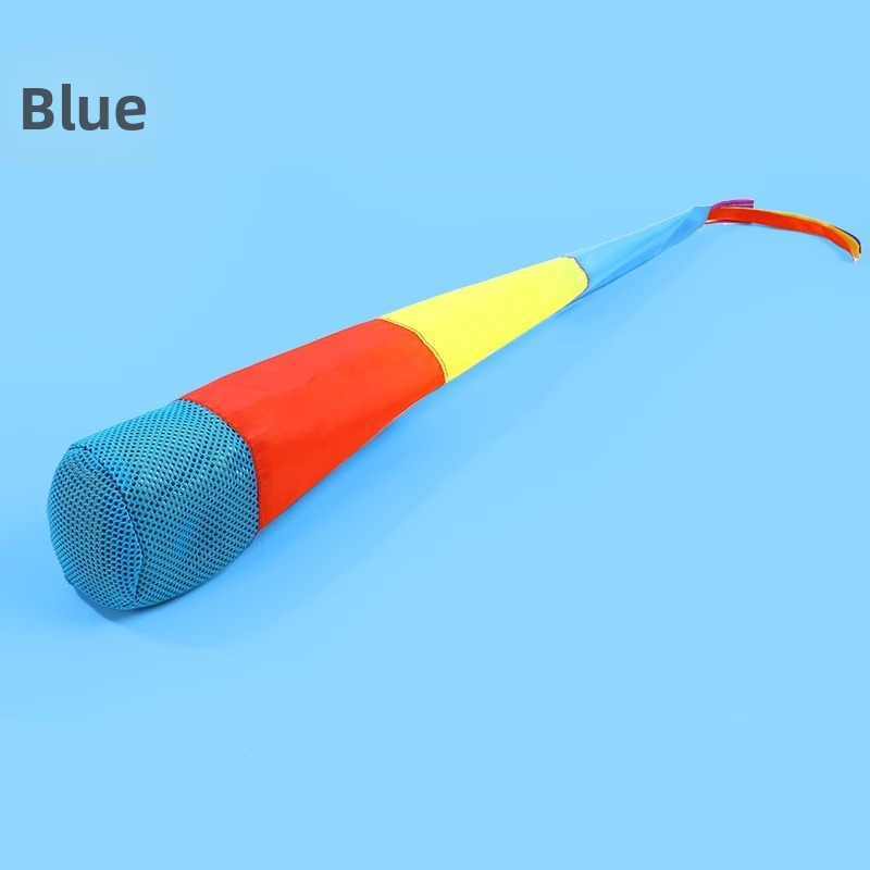 Āra sensoro attīstības spēle: maisiņu ar smiltīm mešana un mīkstās vēja izturīgās bumbiņas ar lentām, no auduma, bērniem vecumā 4–6 gadi