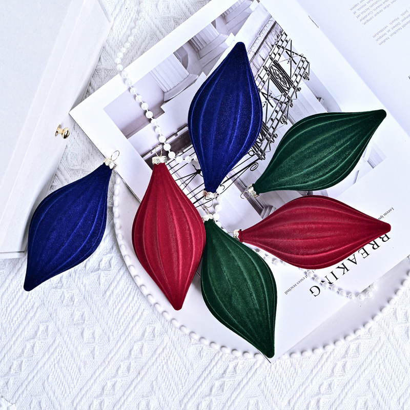 Plastmasas Ziemassvētku bumbiņas ar pūkainu virsmu – Yunxi, Xm0084s, Ziemassvētkiem