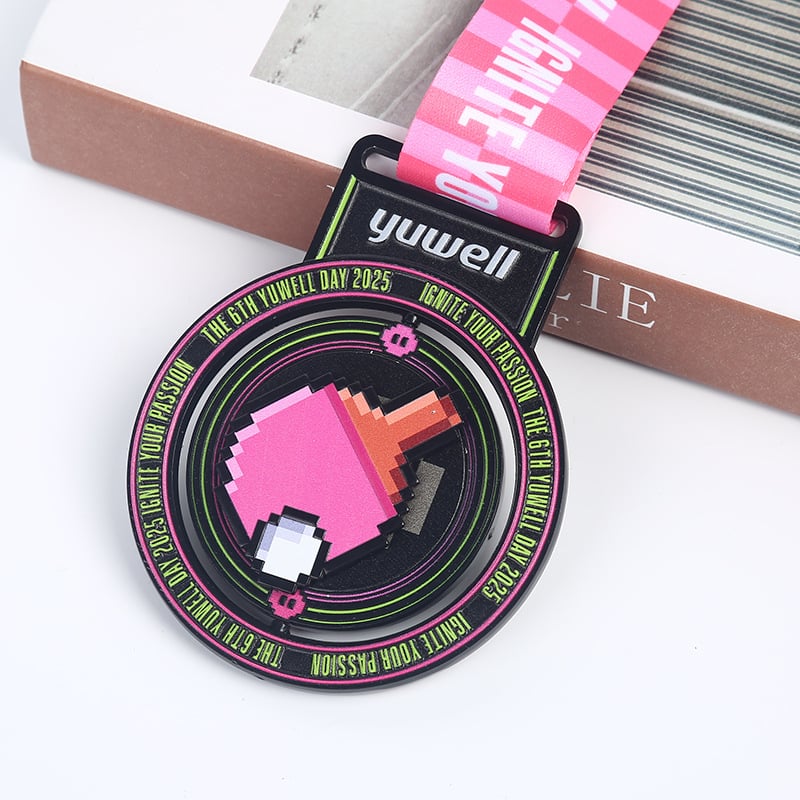 Medaļa – cinka sakausējums, personalizējama ar logotipa drukāšanu, zeltītais pārklājums