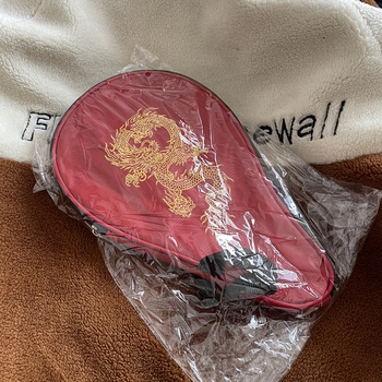 Galda tenisa raketes vāciņš ķirbja formas, ar aizmugures kabatu 3 bumbiņām, ūdensizturīgs, pārnēsājams un elpojošs (ķirbja forma; aizmugures kabata 3 bumbiņām; ūdensizturīgs; pārnēsājams; elpojošs)