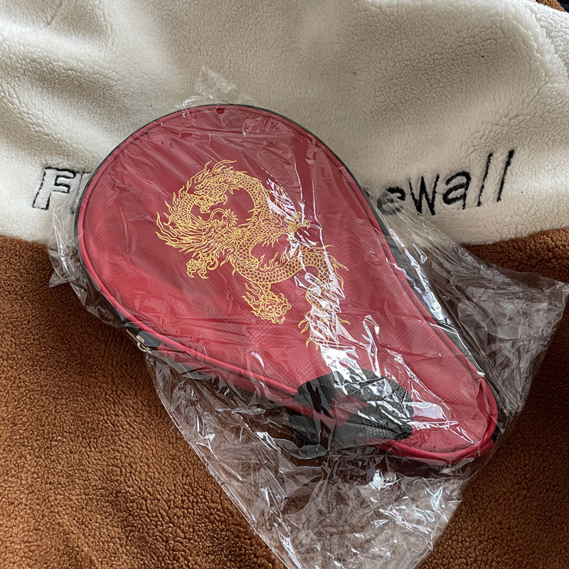 Galda tenisa raketes vāciņš ķirbja formas, ar aizmugures kabatu 3 bumbiņām, ūdensizturīgs, pārnēsājams un elpojošs (ķirbja forma; aizmugures kabata 3 bumbiņām; ūdensizturīgs; pārnēsājams; elpojošs)