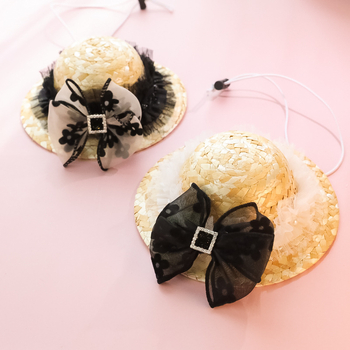 Naminių gyvūnėlių šiaudinė skrybėlė — gėlių raštas, rankų darbo mezginys, vasaros sezonas