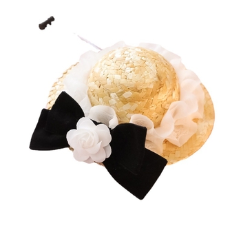 Naminių gyvūnėlių šiaudinė skrybėlė — gėlių raštas, rankų darbo mezginys, vasaros sezonas