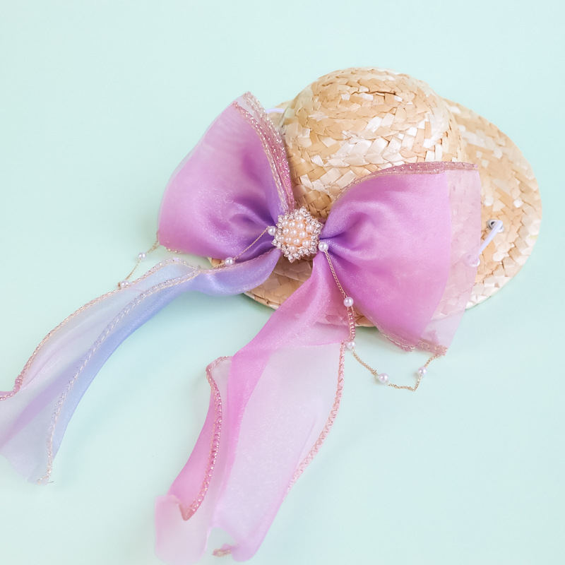 Naminių gyvūnėlių šiaudinė skrybėlė — gėlių raštas, rankų darbo mezginys, vasaros sezonas