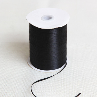 Poliesterio satino juostelė vestuvėms, dovanų įvyniojimui, gėlių įvyniojimui ir namų dekorui – aukšta kokybė