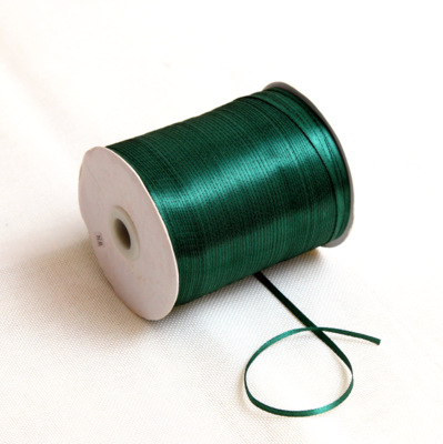 Poliesterio satino juostelė vestuvėms, dovanų įvyniojimui, gėlių įvyniojimui ir namų dekorui – aukšta kokybė