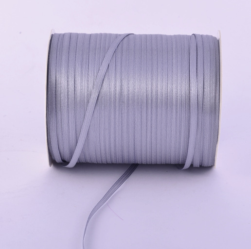 Poliesterio satino juostelė vestuvėms, dovanų įvyniojimui, gėlių įvyniojimui ir namų dekorui – aukšta kokybė