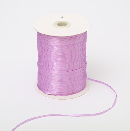 Poliesterio satino juostelė vestuvėms, dovanų įvyniojimui, gėlių įvyniojimui ir namų dekorui – aukšta kokybė