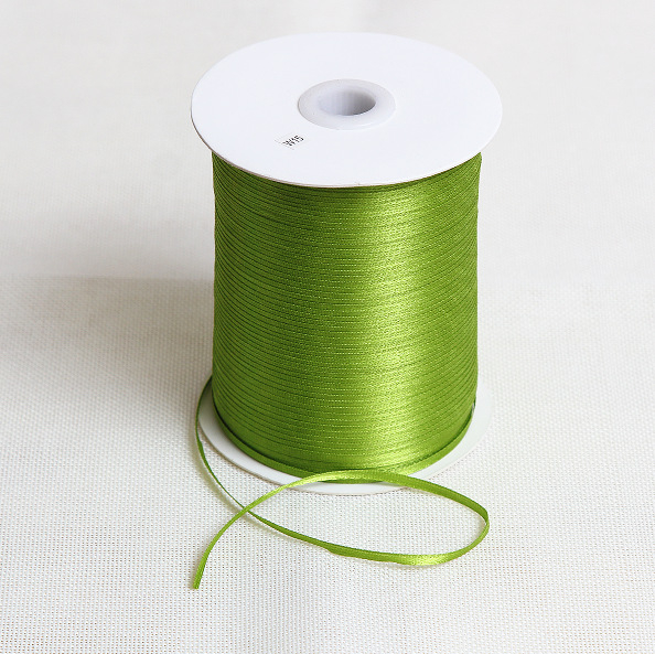 Poliesterio satino juostelė vestuvėms, dovanų įvyniojimui, gėlių įvyniojimui ir namų dekorui – aukšta kokybė