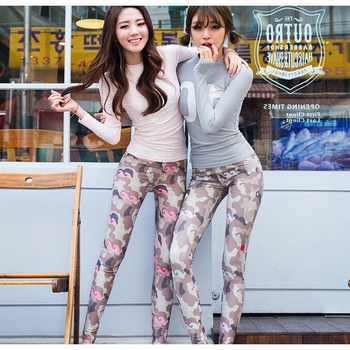 Sievietēm UV aizsargājošs garas piedurknes peldkostīms ar medūzas stilu, nylon materiāls, dalīts dizains, trīs daļu komplekts, konservatīvs siluets, mīļš japāņu iedvesots peldkostīms plūšanai un termālajiem avotiem