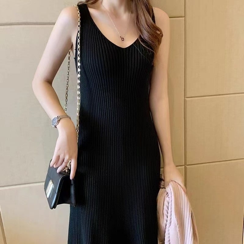 Nertinė suknelė su petnešėlėmis, V formos iškirptė, aukštas juosmuo, ilga suknelė