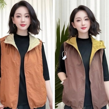 Sieviešu kapucēta veste ar rāvējslēdzēju priekšā, poliestera audums, brīvs piegriezums (kapucīte; rāvējslēdzējs; brīvs piegriezums; poliesteris; rudens 2025)