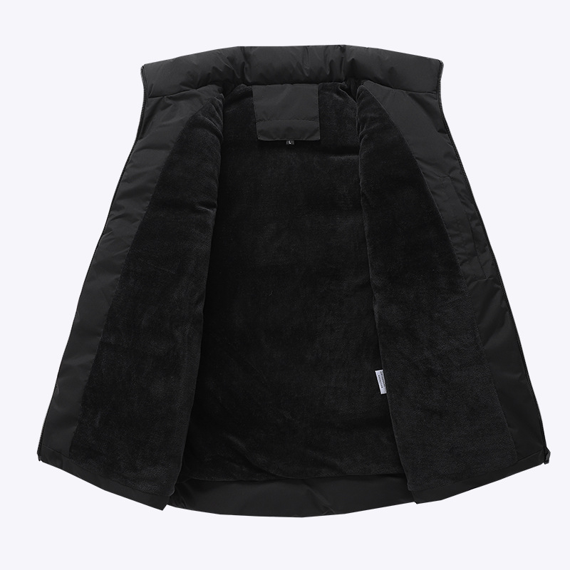 Sporta veste ar universālo, silta ar dūnas-pamatu pildījumu, stāvoša apkakle; piemērota pie sportam, piemēram, cīņas mākslai, skrējienam un velosipēdam; audums: ķīmisko šķiedru maisījums; oderējums: 100% poliesteris; sezonas: ziema, pavasaris, rudens