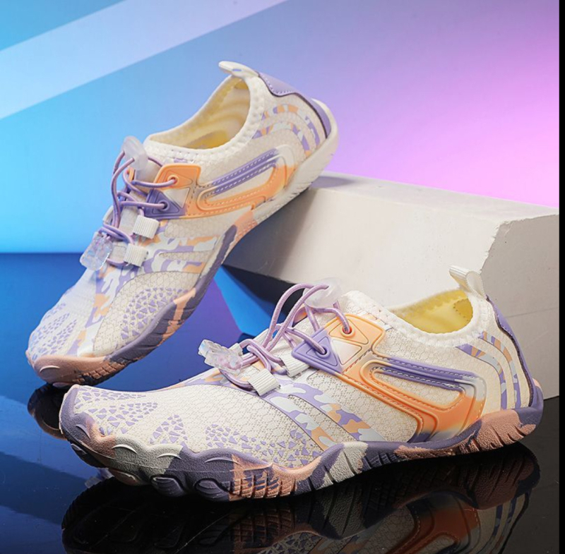 Cipele za prelazak rijeke – prozračne, brzo se sušeće, protuklizne; gornji dio mrežasti; potplat od prirodne gume