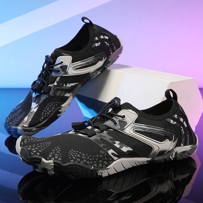 Cipele za prelazak rijeke – prozračne, brzo se sušeće, protuklizne; gornji dio mrežasti; potplat od prirodne gume