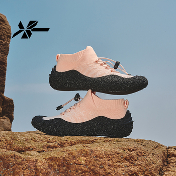 Pantofi pentru drumeții pe râu – Unisex, închidere cu bandă elastică, partea superioară din plasă respirabilă, talpă din cauciuc antiderapant, design de tip jos